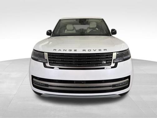 Ostuni Pearl Wht Prem Met 2026 Land Rover Range Rover SE