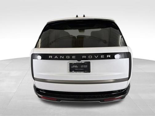 Ostuni Pearl Wht Prem Met 2026 Land Rover Range Rover SE