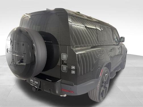 Santorini Black Metallic 2026 Land Rover Defender S