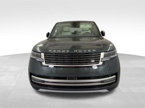 Belgravia Green Metallic 2026 Land Rover Range Rover SE