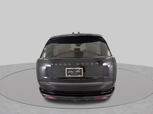 Santorini Black Metallic 2026 Land Rover Range Rover SE
