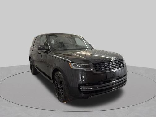 Santorini Black Metallic 2026 Land Rover Range Rover SE
