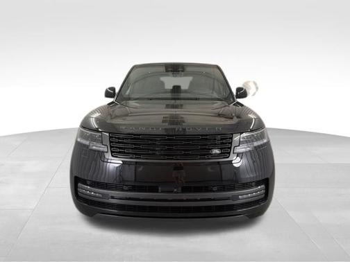 Santorini Black Metallic 2026 Land Rover Range Rover SE