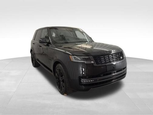 Santorini Black Metallic 2026 Land Rover Range Rover SE