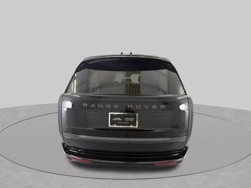 Santorini Black Metallic 2026 Land Rover Range Rover SE