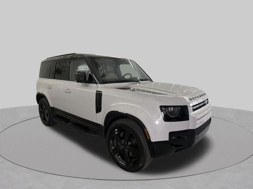Borasco Gray Metallic 2026 Land Rover Defender X-Dynamic SE