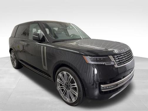 Santorini Black Metallic 2026 Land Rover Range Rover SE