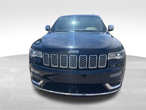 Diamond Black Crystal Pearlcoat 2020 Jeep Grand Cherokee Summit