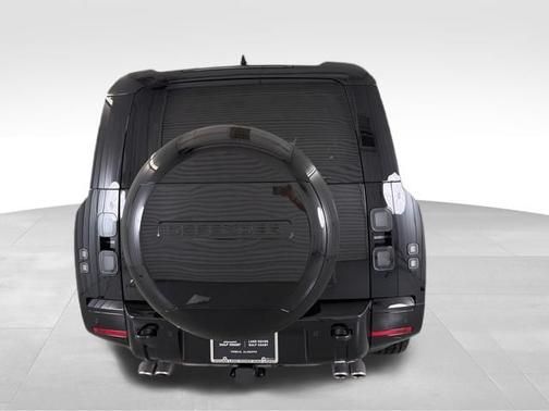 Santorini Black Metallic 2026 Land Rover Defender V8
