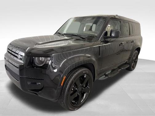 Santorini Black Metallic 2026 Land Rover Defender V8