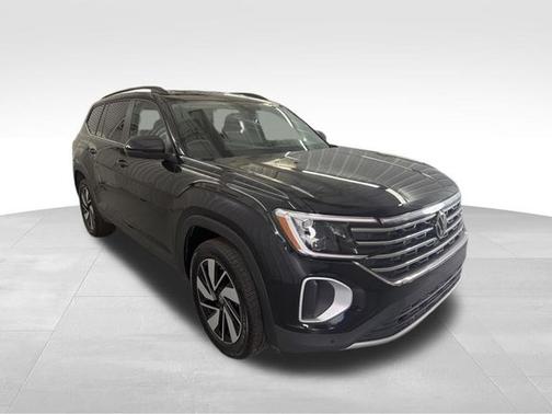 Deep Black Pearl 2026 Volkswagen Atlas 2.0T SE w/Technology