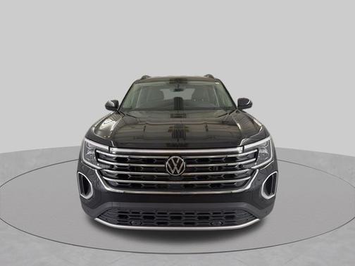 Deep Black Pearl 2026 Volkswagen Atlas 2.0T SE w/Technology