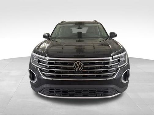 Deep Black Pearl 2026 Volkswagen Atlas 2.0T SE w/Technology