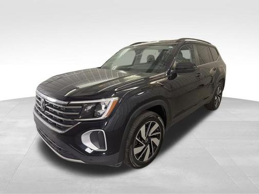 Deep Black Pearl 2026 Volkswagen Atlas 2.0T SE w/Technology