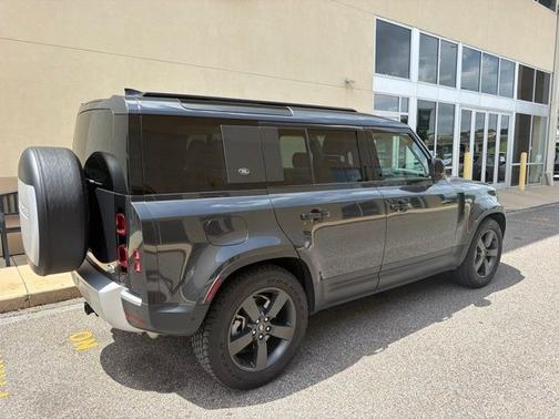 Carpathian Gray Premium Metallic 2023 Land Rover Defender SE