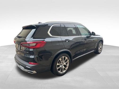 Black Sapphire Metallic 2020 BMW X5 sDrive40i