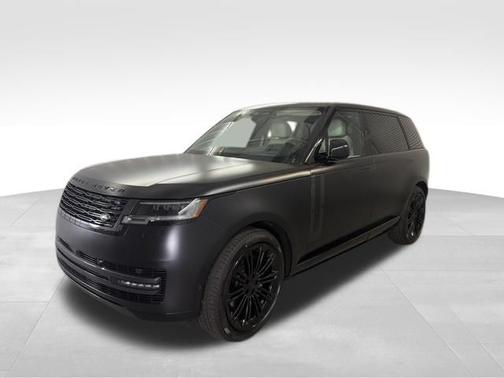 Obsidian Black SV Bespoke Ultra Metallic Satin 2026 Land Rover Range Rover SE