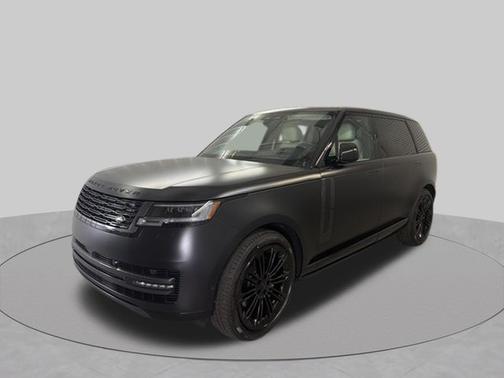 Obsidian Black SV Bespoke Ultra Metallic Satin 2026 Land Rover Range Rover SE
