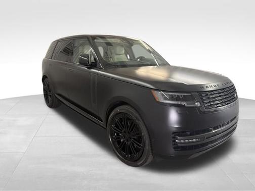 Obsidian Black SV Bespoke Ultra Metallic Satin 2026 Land Rover Range Rover SE