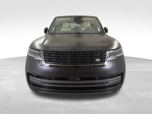 Obsidian Black SV Bespoke Ultra Metallic Satin 2026 Land Rover Range Rover SE