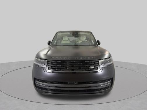 Obsidian Black SV Bespoke Ultra Metallic Satin 2026 Land Rover Range Rover SE