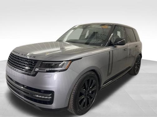 Eiger Grey Metallic 2026 Land Rover Range Rover SE