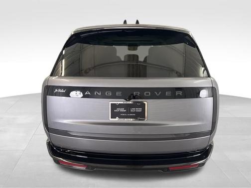 Eiger Grey Metallic 2026 Land Rover Range Rover SE