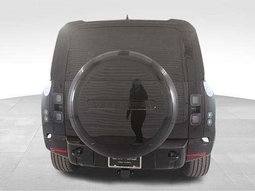 Santorini Black Metallic 2026 Land Rover Defender X-Dynamic SE