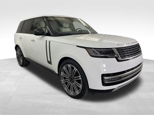 Fuji White 2026 Land Rover Range Rover SE