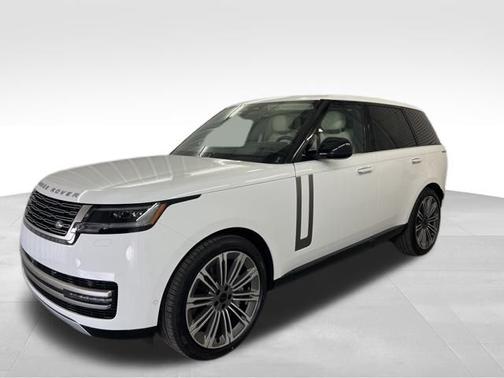Fuji White 2026 Land Rover Range Rover SE