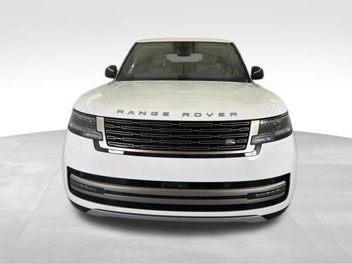 Fuji White 2026 Land Rover Range Rover SE