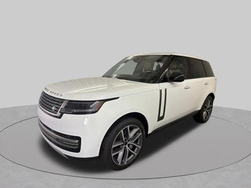 Fuji White 2026 Land Rover Range Rover SE