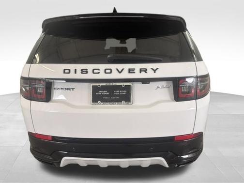 Fuji White 2026 Land Rover Discovery Sport Landmark