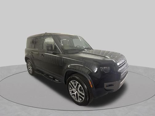 Santorini Black Metallic 2026 Land Rover Defender S