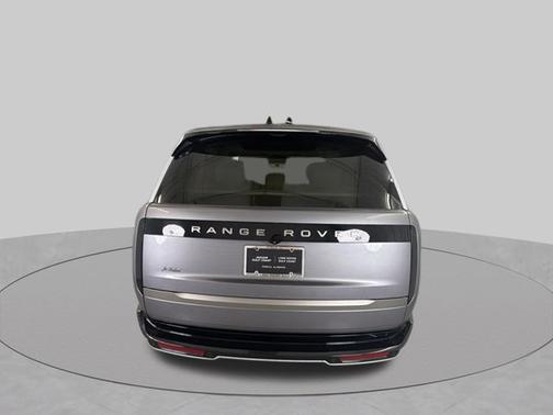 Eiger Grey Metallic 2026 Land Rover Range Rover SE