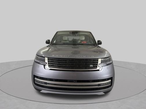 Eiger Grey Metallic 2026 Land Rover Range Rover SE