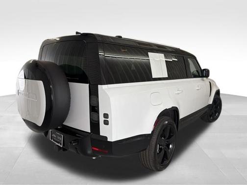 Fuji White 2026 Land Rover Defender X-Dynamic SE