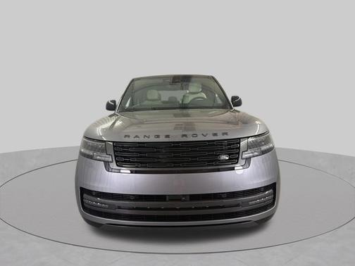 Eiger Grey Metallic 2026 Land Rover Range Rover SE