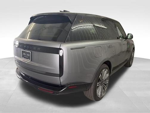 Eiger Grey Metallic 2026 Land Rover Range Rover SE