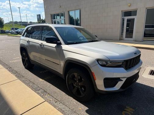 Silver Zynith 2023 Jeep Grand Cherokee Altitude X