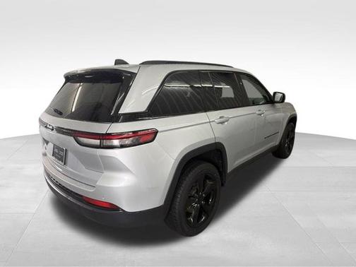 Silver Zynith 2023 Jeep Grand Cherokee Altitude X