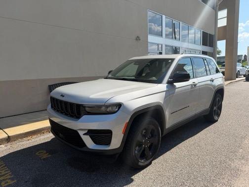 Silver Zynith 2023 Jeep Grand Cherokee Altitude X