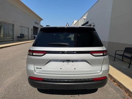 Silver Zynith 2023 Jeep Grand Cherokee Altitude X