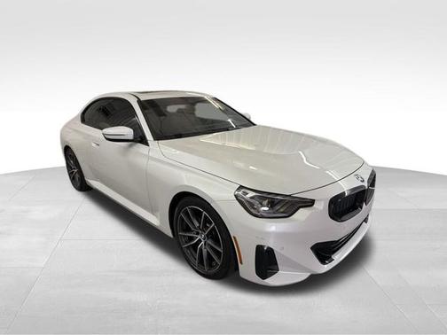 Mineral White Metallic 2025 BMW 230 230i