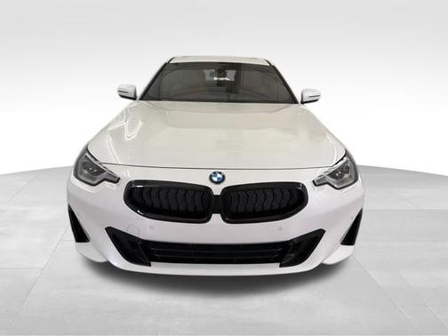 Mineral White Metallic 2025 BMW 230 230i