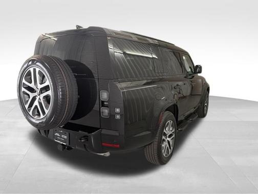 Santorini Black Metallic 2026 Land Rover Defender X-Dynamic SE