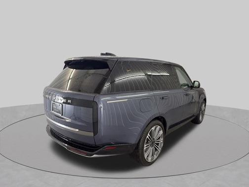 Varesine Blue Metallic 2026 Land Rover Range Rover SE