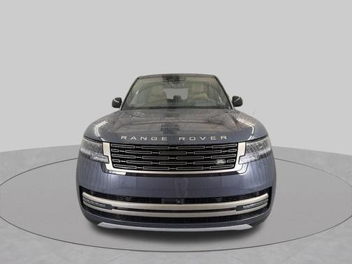 Varesine Blue Metallic 2026 Land Rover Range Rover SE