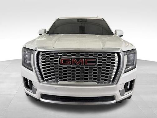 White Frost Tricoat 2021 GMC Yukon XL Denali