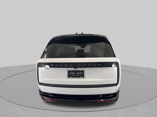 Fuji White 2025 Land Rover Range Rover SE